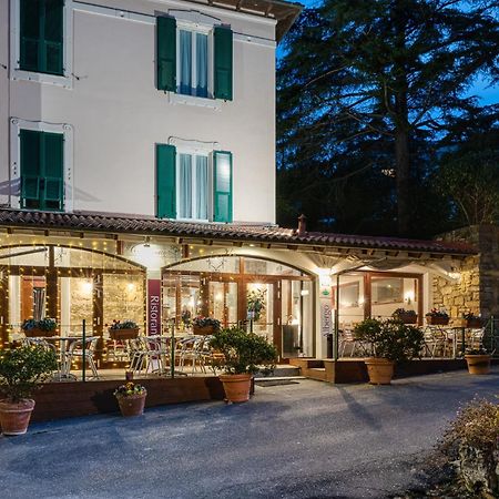 Hotel Ristorante Il Caminetto Diano Marina Kültér fotó