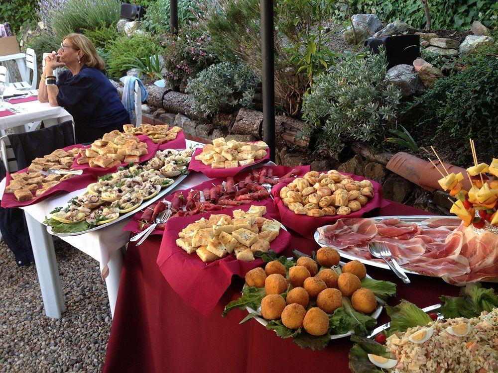 Hotel Ristorante Il Caminetto Diano Marina Kültér fotó