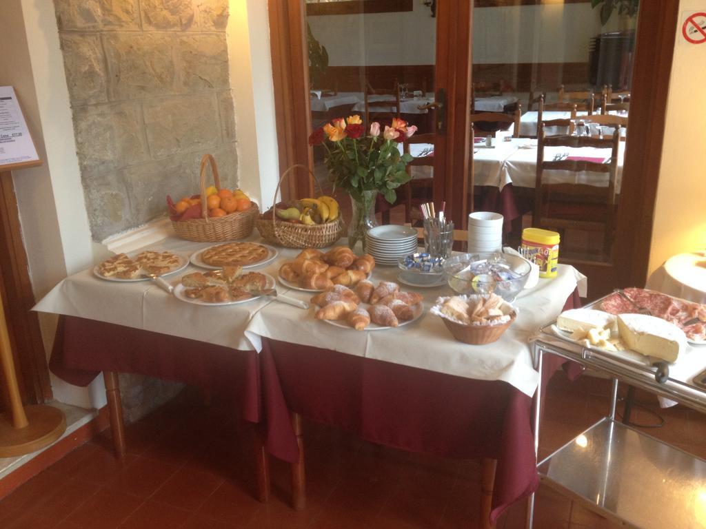 Hotel Ristorante Il Caminetto Diano Marina Kültér fotó