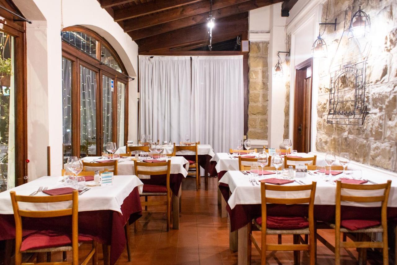 Hotel Ristorante Il Caminetto Diano Marina Kültér fotó